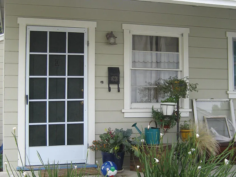 1883 Hope St — Photo 6
