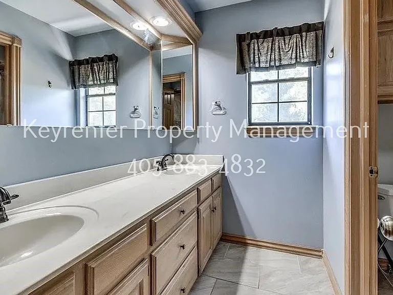 1408 Fox View Ct — Photo 23