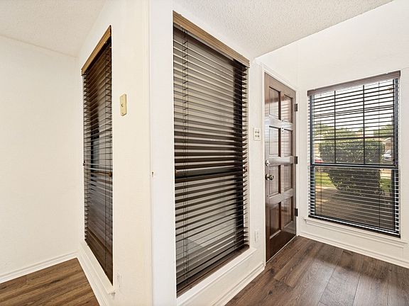 4th image of 3828 Clover Hill Ln