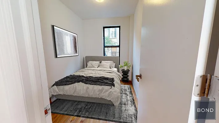 Rented by Bond New York | media 9