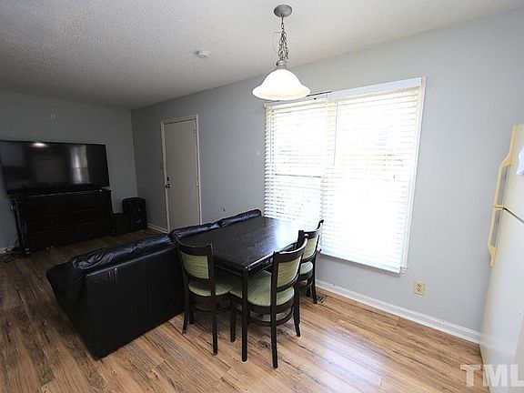 5th image of 204 N Roberson St