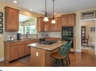 250 Shelbourne Ln, Phoenixville, PA 19460