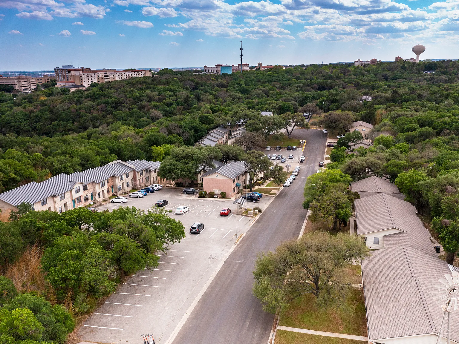 Windmill Townhomes — Photo 2