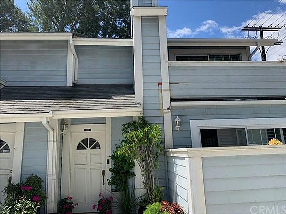 2nd image of 7300 Balboa Blvd Unit It