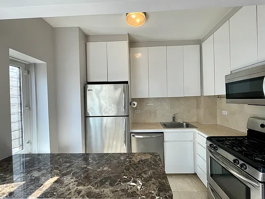 Rented by City Connections Realty | media 4