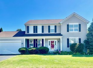 923 Limerick Ln, McHenry, IL 60050