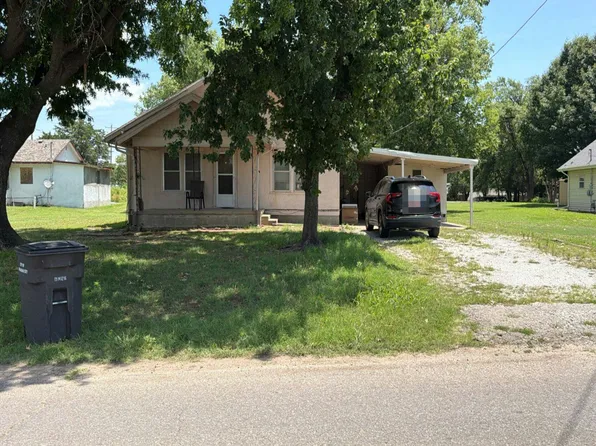 3410 N 8th St, Arkansas City, KS 67005