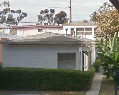 1st image of 2427 Oak St