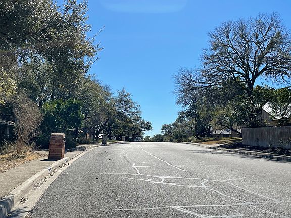 4th image of 13547 Carlton Oaks Dr
