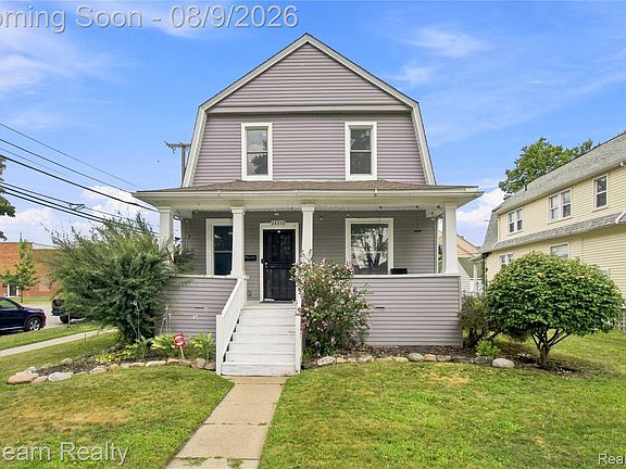 2nd image of 22350 Park St