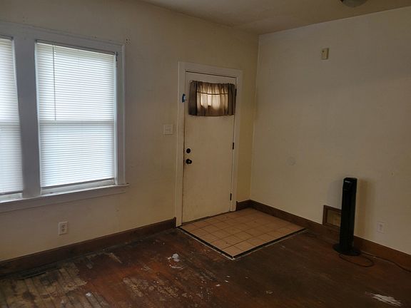 4th image of 326 156th Pl