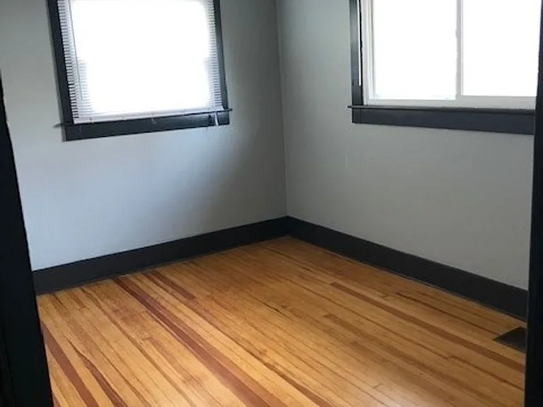 2717 N Fillmore St — Photo 5