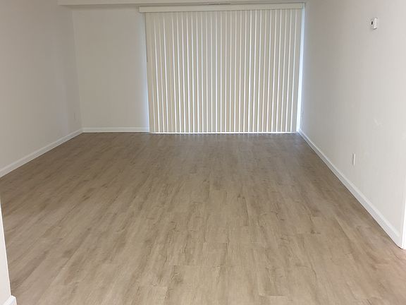 3rd image of 309 Tradewinds Dr APT 13