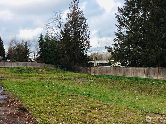 2nd image of 2101 CENTER RD