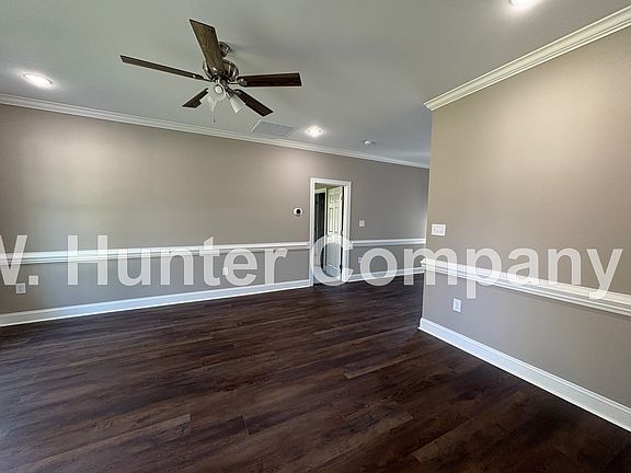 4th image of 1727 Woodside Dr W