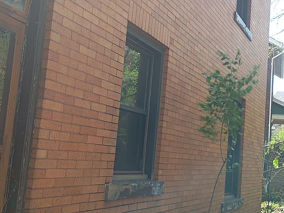3rd image of 1126 Haslage Ave