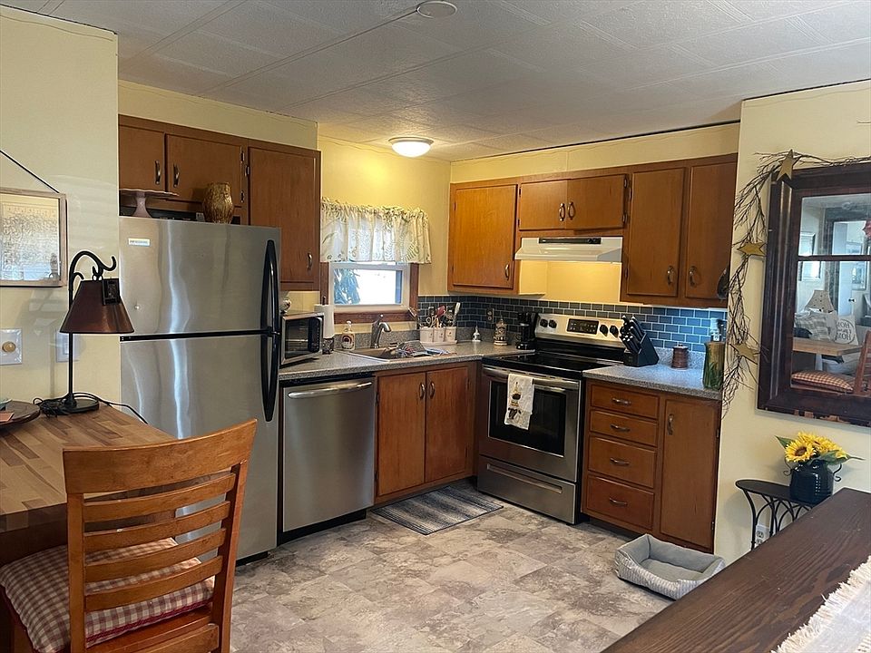 22 2nd St, Sturbridge, MA 01566 Zillow