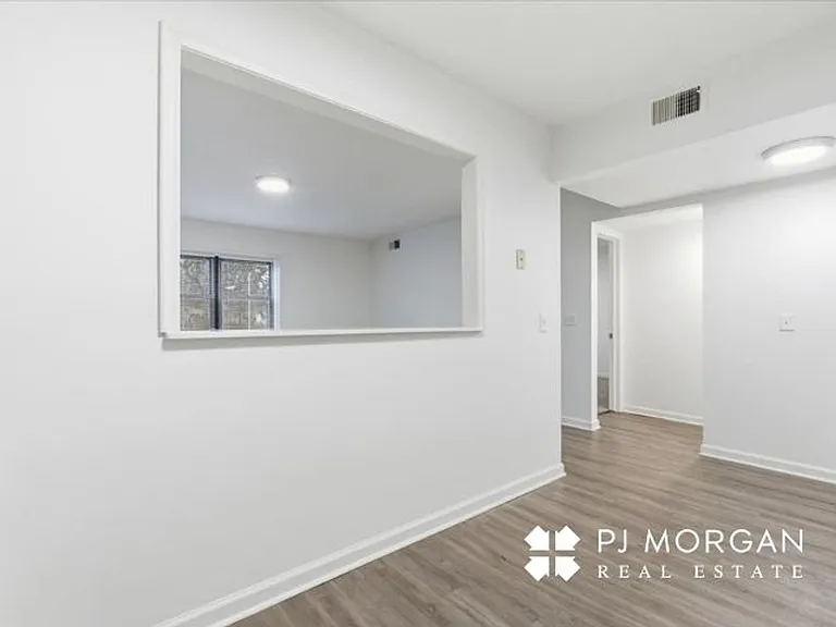 Fernshire Apartments — Photo 6