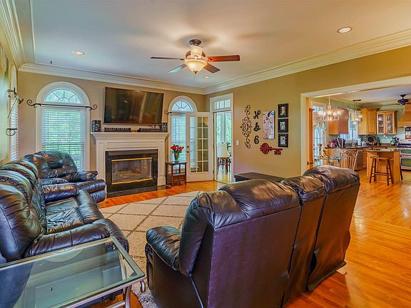 5th image of 639 Bay Harbor Cir