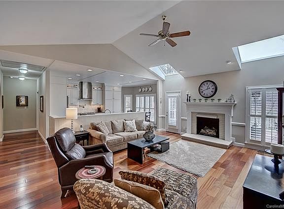 5th image of 107 Wynward Ln
