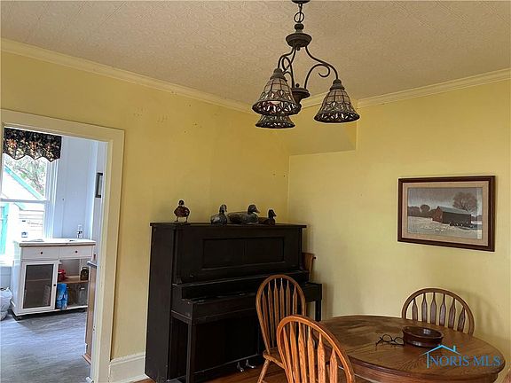 4th image of 1034 Hayes Ave