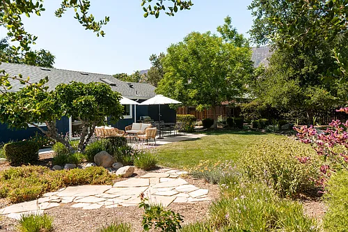 212 Oriole St Photo 1