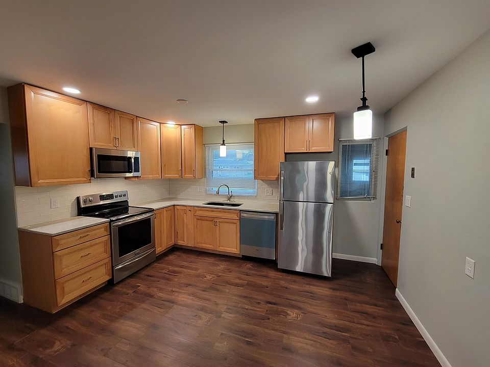 1st image of 1319 W 5th St