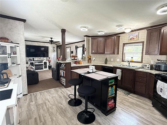 2nd image of 49 Ritzcraft Dr