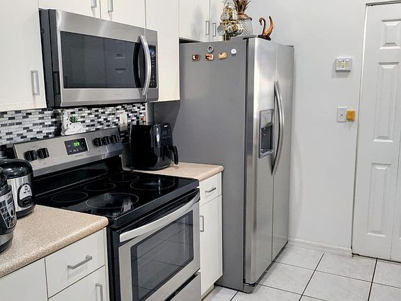 5th image of 1026 NE 42nd Terrace #1026