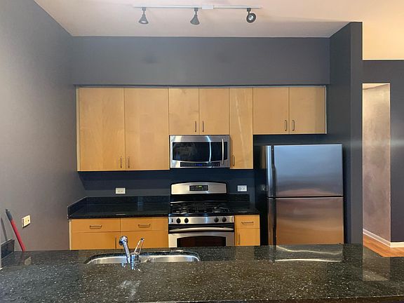 5th image of 6516 S Woodlawn Ave Unit 3S