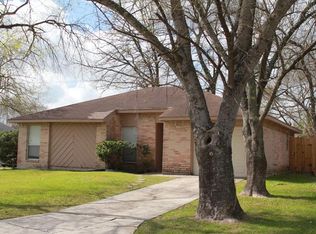 8655 Deep Valley Dr, Houston, TX 77044