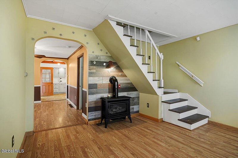 5th image of 117 James Street