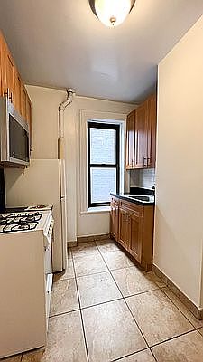 5th image of 237 E 78th St #4