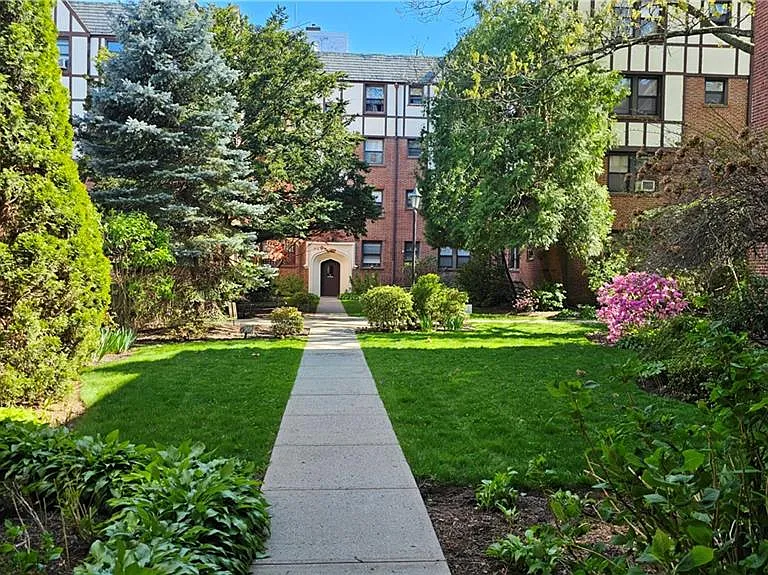 3 Greenridge Ave #D7 — Photo 9