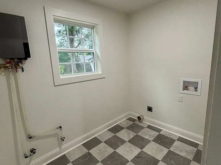 213 Kelly St — Photo 17