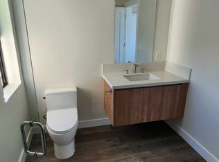 5232 Willowcrest Ave #203, North Hollywood, CA 91601