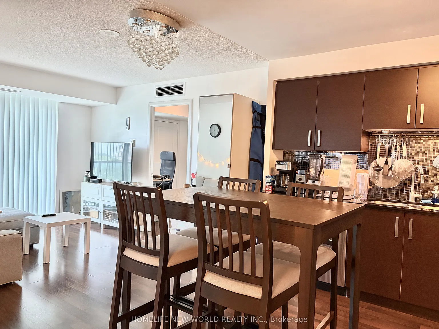 Savvy Condos — Photo 3