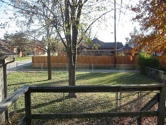 Large Fenced Yard