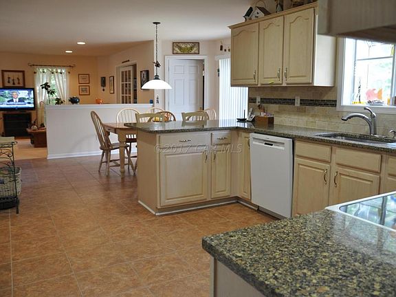 5th image of 2139 Orchard Dr