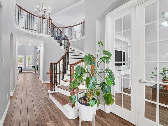 3rd image of 5531 Grandwood Lane