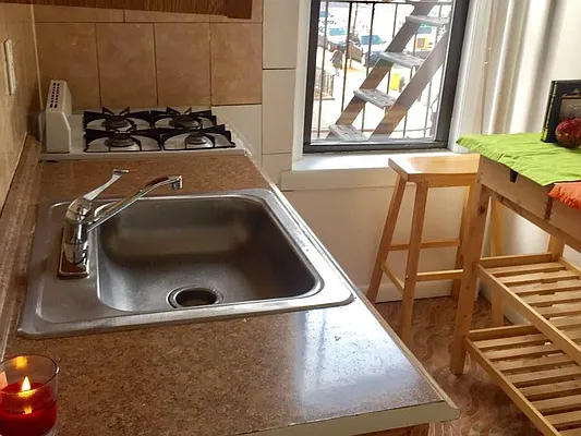 Rented by R New York | media 9