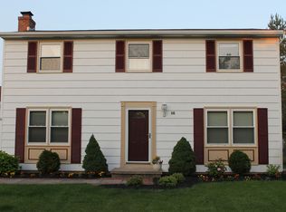 16 Red Post Cres, Fairport, NY 14450