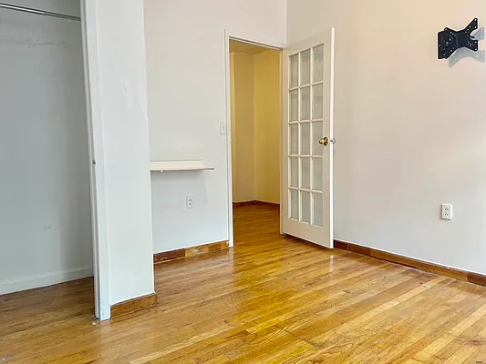 Rented by J Misrahi Realty Corp | media 4