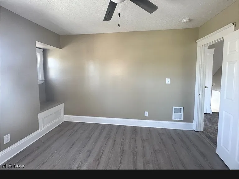 9606 Parmelee Ave — Photo 24