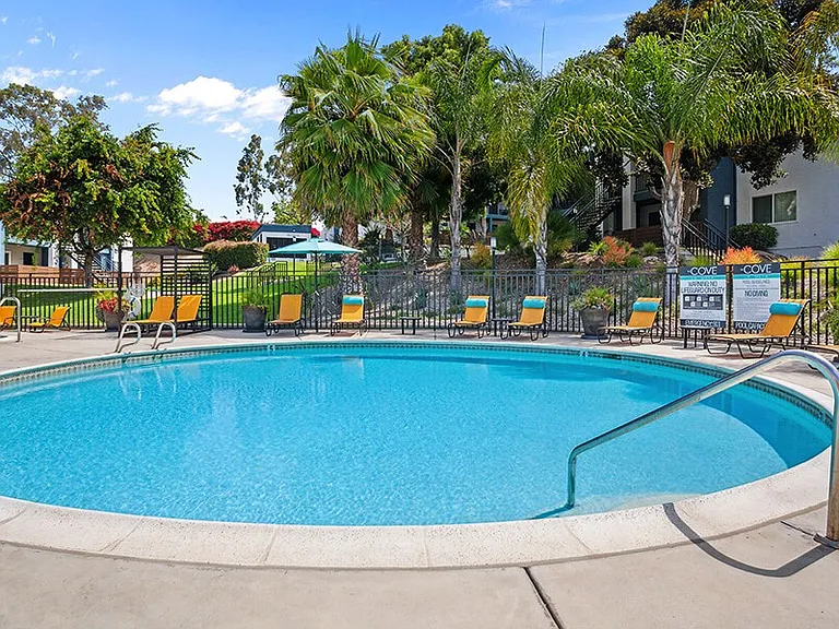 Cove La Mesa — Photo 15