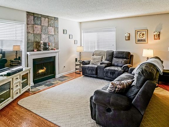 2nd image of 27076 Hidaway Ave Unit 3