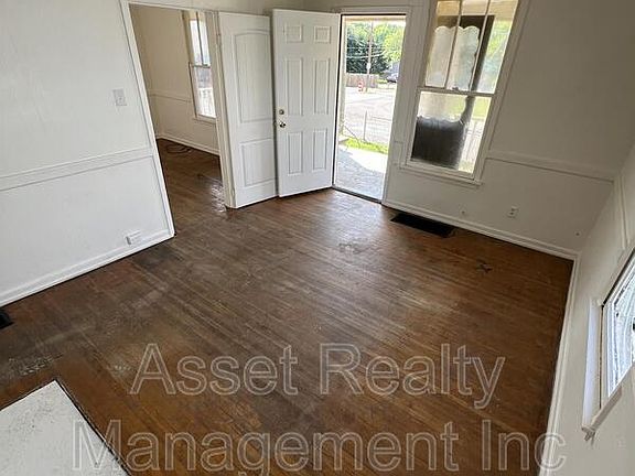 2nd image of 1232 W Baxter Ave