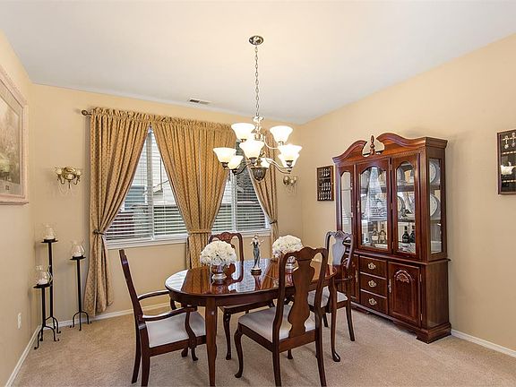 Formal Dining