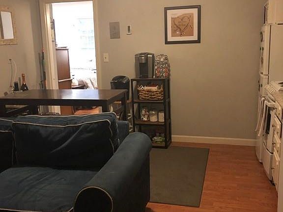 5th image of 275 Neck St Unit A7