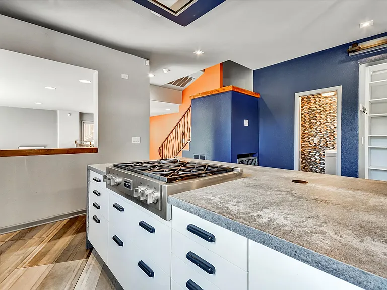 7001 Buckingham Blvd — Photo 5